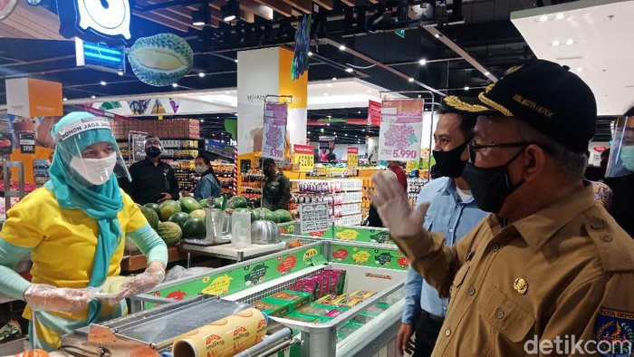 Wali Kota Depok Muhammad Idris meninjau Trans Studio Mall Cibubur, Selasa (16/6/2020).