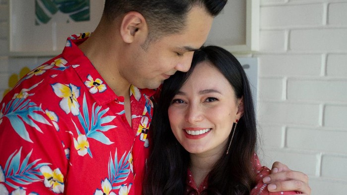 Asmirandah dan Jonas Roivanno