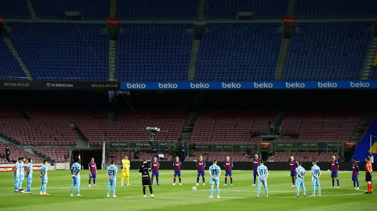 UEFA pertimbangkan opsi untuk memindahkan laga Barcelona vs Napoli dari Camp Nou (Foto: AP/Joan Monfort)