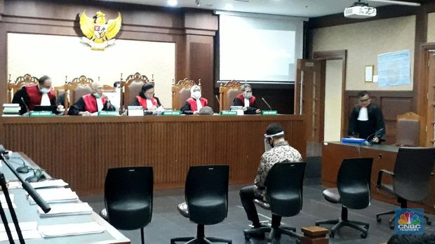 Benny Tjokrosaputro jalani sidang ke dua dugaan korupsi PT Asuransi Jiwasraya di Pengadilan Negeri Tindak Pidana Korupsi Jakarta Pusat. (CNBC Indonesia/ Ferry Sandi)