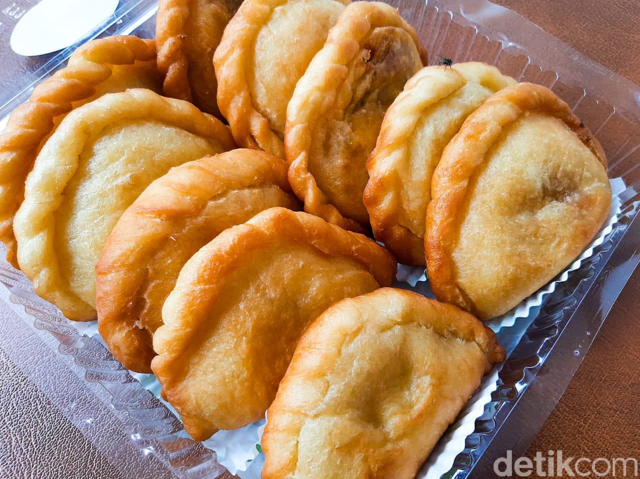 Review Camilan khas Sulawesi (Jalangkote, Panada. Es Pisang Ijo)