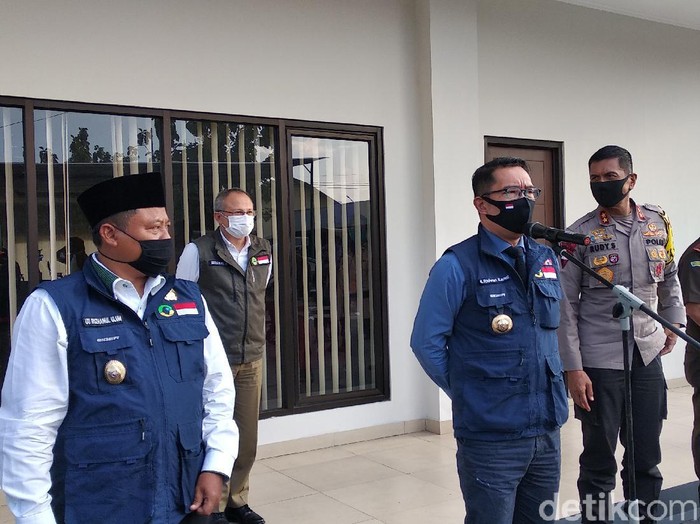Gubernur Jabar Ridwan Kamil sebut belum ada sekolah yang akan buka dalam waktu dekat