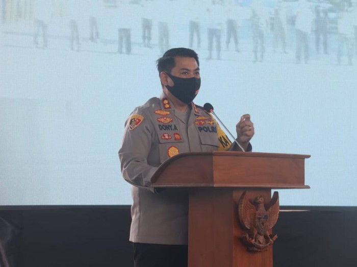 kapolres pasuruan kota akbp dony alexander