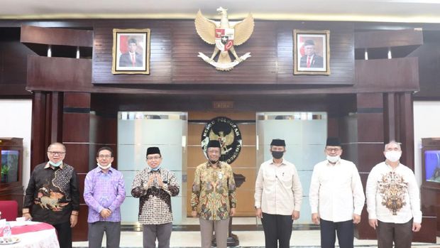 Menko Polhukam Mahfud Md bertemu perwakilan ormas keagamaan, di kantornya, Rabu (17/6/2020).