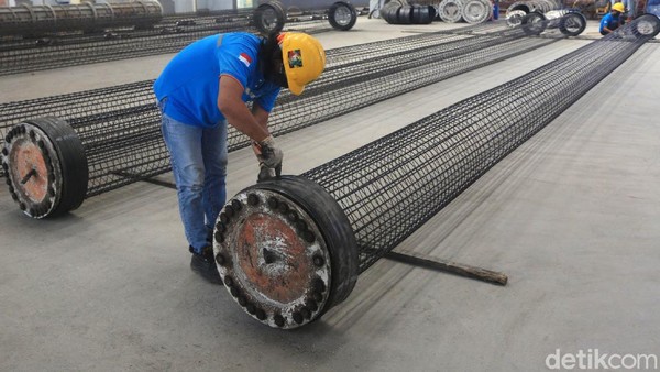 Melihat Pembuatan Beton di Pabrik Waskita