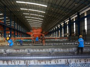 36 Industri Sektor Esensial di Karawang Mulai Uji Coba WFO 100 Persen
