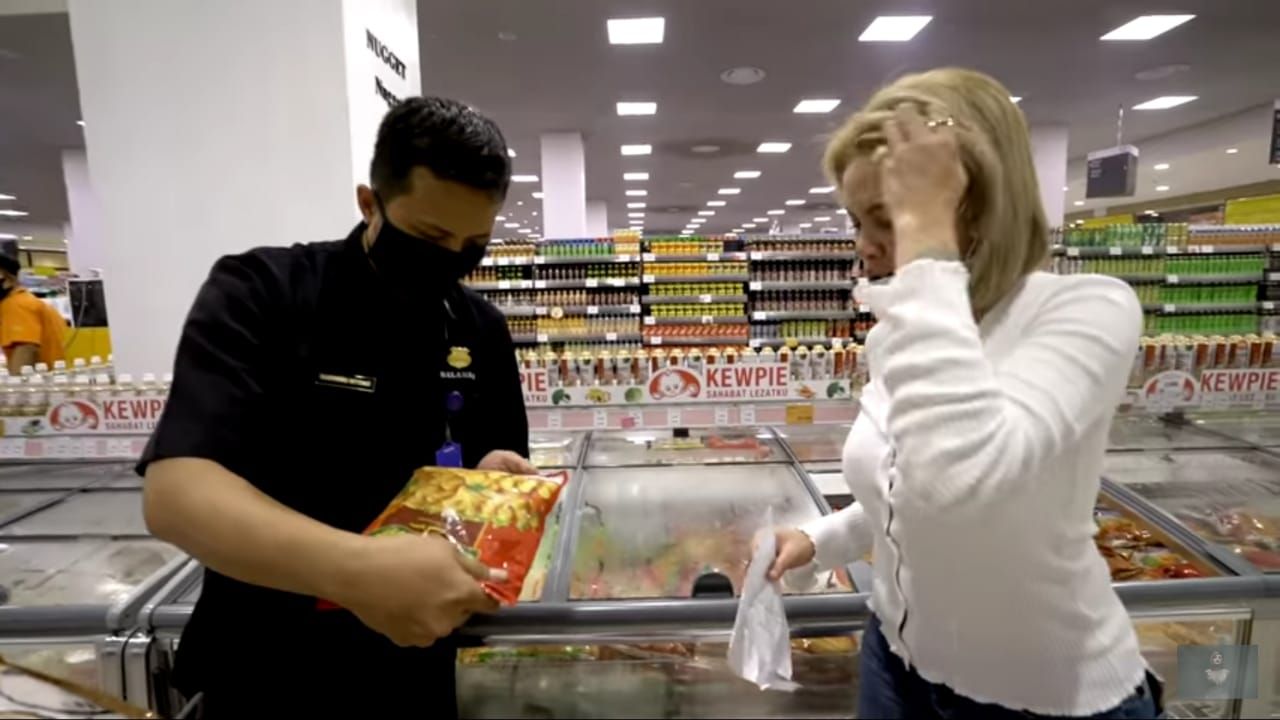 Nikita Mirzani panik belanja bulanan dikawal satpam supermarket