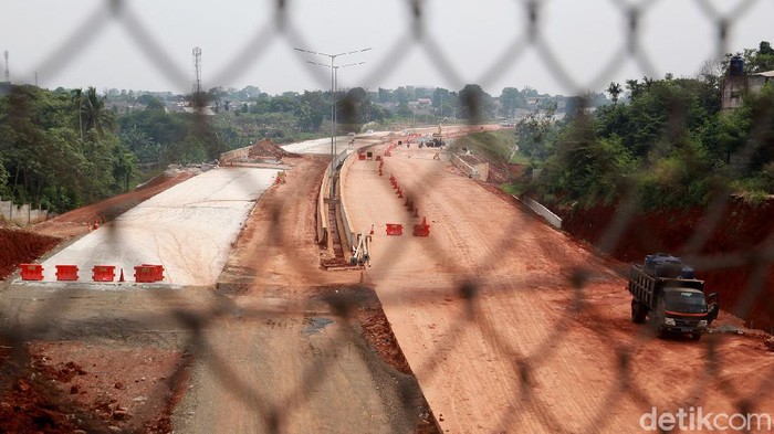 Pembangunan infrastruktur di Indonesia melambat sejak adanya pandemi virus Corona (COVID-19). Hal itu berdasarkan hasil survei  perusahaan konsultan MarkPlus Inc.