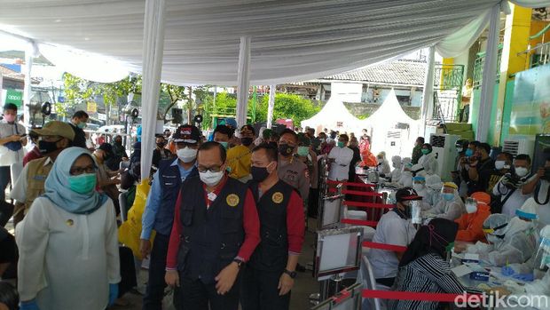 Pemkab Bogor Gelar Rapid Test di Pasar Cibinong
