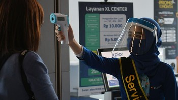 Saat datang dan tiba di gerai, pelanggan diminta untuk mencuci tangan terlebih dahulu sesuai anjuran dari pemerintah dan WHO guna menekan penyebaran virus Corona. Foto: dok. XL Axiata
