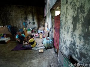 Hii! Bekas Gudang Es Angker di Solo Ada Penghuninya Loh