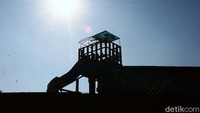 Para pelaku usaha berharap objek wisata di Bekasi segera diijinkan untuk beroperasi.