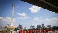 Sesuai dengan protokol kesehatan, jumlah pengunjung di Monas pun akan dibatasi bergantian.