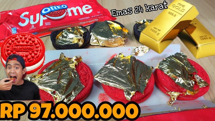 Tanboy Kun makan oreo supreme berlapis emas 24 karat Tanboy Kun makan oreo supreme berlapis emas 24 karat