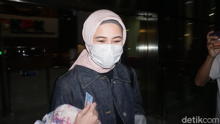 Anak eks Sekretaris Mahkamah Agung (MA) Nurhadi, Rizqi Aulia Rahmi (Ibnu Hariyanto/detikcom)