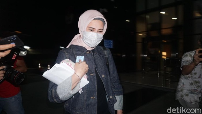 Anak eks Sekretaris Mahkamah Agung (MA) Nurhadi, Rizqi Aulia Rahmi (Ibnu Hariyanto/detikcom)