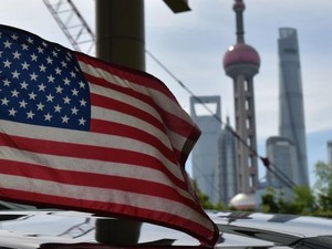 Perseteruan Merembet ke Bawah Laut, Trump Blokir Kabel Internet ke China