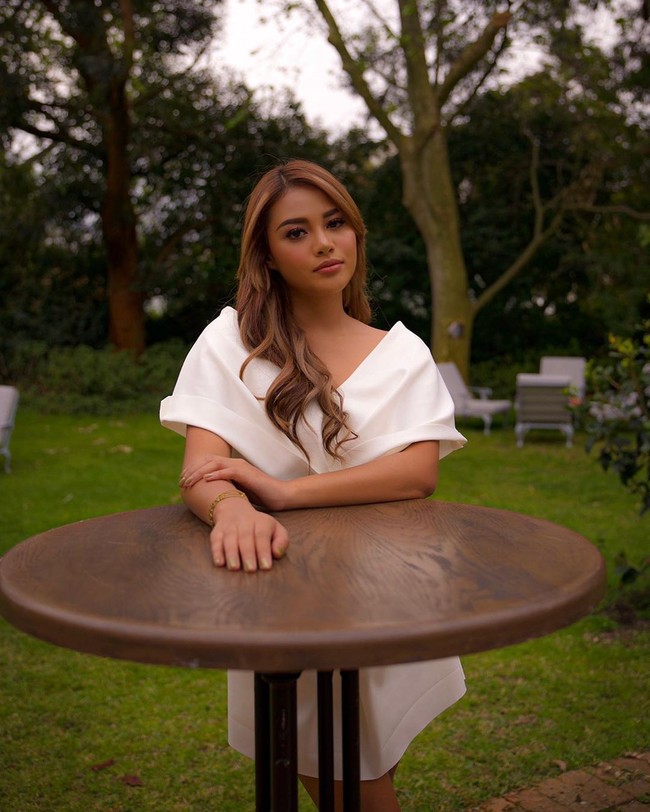 Semakin beranjak dewasa, anak dari Krisdayanti dan Anang Hermansyah, Aurel Hermansyah terlihat semakin cantik dan menawan. Siapa sangka warna kulitnya yang sawo matang juga menunjang penampilannya untuk terlihat semakin seksi. Foto: Instagram @aurelie.hermansyah