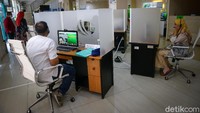 Lapak Asik tidak mempertemukan petugas BPJAMSOSTEK dengan peserta secara langsung. 