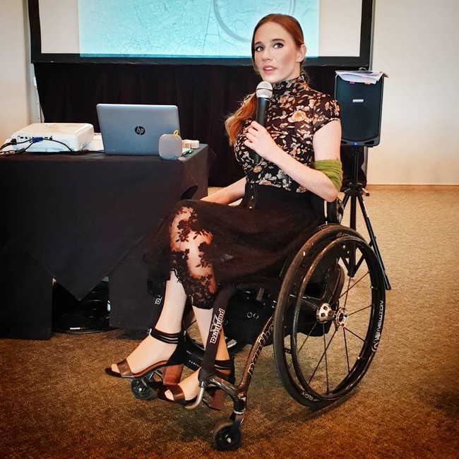 Aku telah menjalani hidup yang spektakuler. Ada momen yang gelap tapi mengajarkanku banyak hal, tuturnya. Foto: Instagram @claire.freeman.nz