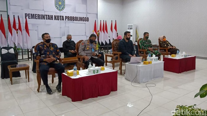 Empat pasien positif COVID-19 di Kota Probolinggo dinyatakan sembuh. Itu artinya, tuntas sudah perjuangan tim medis RSUD Dr Mochamad Saleh dalam  merawat pasien Corona.