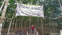Curug Kembar Binuang terletak di Desa Raksabaya, Kecamatan Cimaragas, Kabupaten Ciamis. (Dadang Hermansyah /detikcom)
