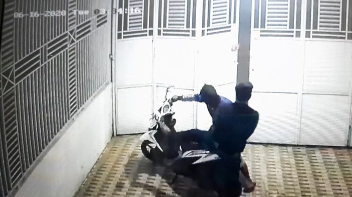 Dua Pencuri Gasak Motor di Kantor Notaris