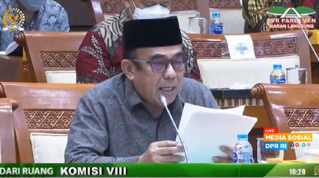 Menag Fachrul Razi dalam rapat kerja dengan Komisi VIII DPR, di kompleks MPR/DPR, Senayan, Jakarta, Kamis (18/6/2020).