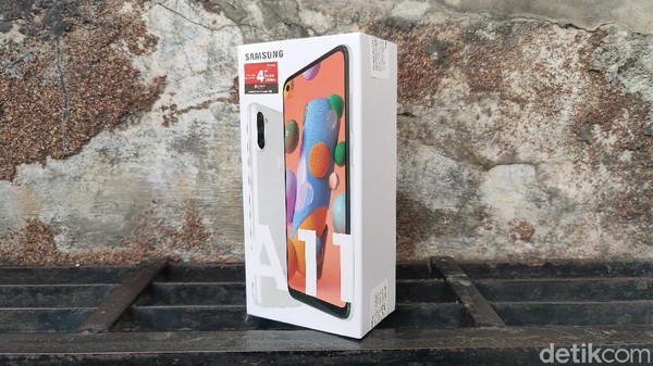 Unboxing Galaxy A11, Usung Empat Kamera Harga Rp 2 Juta