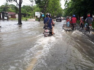 Jalan Ngumban Surbakti Medan Tergenang Air, Lalin Macet