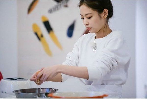 5 Bukti Jennie BLACKPINK Jago Masak