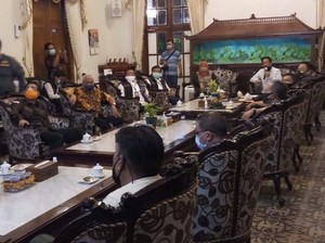 Gubernur Jatim Tambah Satu Mesin PCR untuk Deteksi COVID-19 di Sidoarjo