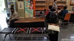 Melihat Sibuknya Aktivitas di Kantor Pos Saat New Normal
