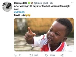 Fans Arsenal digambarkan kecewa betul pada David Luiz. Setelah tiga bulan, pada Gooners malah disuguhi penampilan horornya. Arsenal pun kalah 0-3 dari Manchester City. (Foto: Twitter)