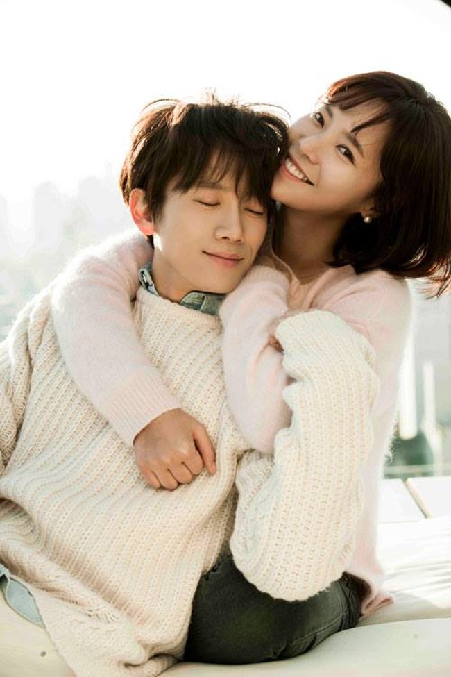 Dalam drakor Kill Me, Heal Me, Ji Sung memerankan Cha Do Hyun, pria berkepribadian ganda. Ia ditangani oleh psikiater Oh Ri Jin (Hwang Jung Eum) yang kemudian jatuh cinta padanya. Penonton kagum dengan kemampuan Hwang Jung Eum dan Ji Sung yang selalu bisa menghidupkan chemistry saat ia memerankan berbagai pribadi lain dari karakter Cha Do Hyun. Foto: MBC