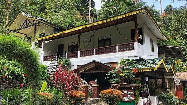 Mereka tinggal di guesthouse milik warga sejak bulan Maret. Per malamnya, tarifnya cuma 5 Poundsterling (sekitar Rp 87 ribuan) saja. (dok. Jeff Yip/alifeofy) Mereka tinggal di guesthouse milik warga sejak bulan Maret. Per malamnya, tarifnya cuma 5 Poundsterling (sekitar Rp 87 ribuan) saja. (dok. Jeff Yip/alifeofy)