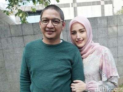 Senyum Bahagia Pasha Ungu dan Adelia Wilhelmina Setelah Jalani LDR