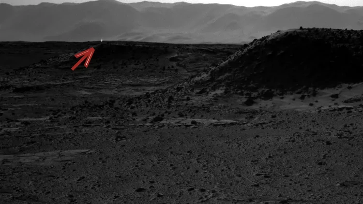 penampakan objek aneh di Mars
