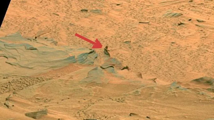 penampakan objek aneh di Mars