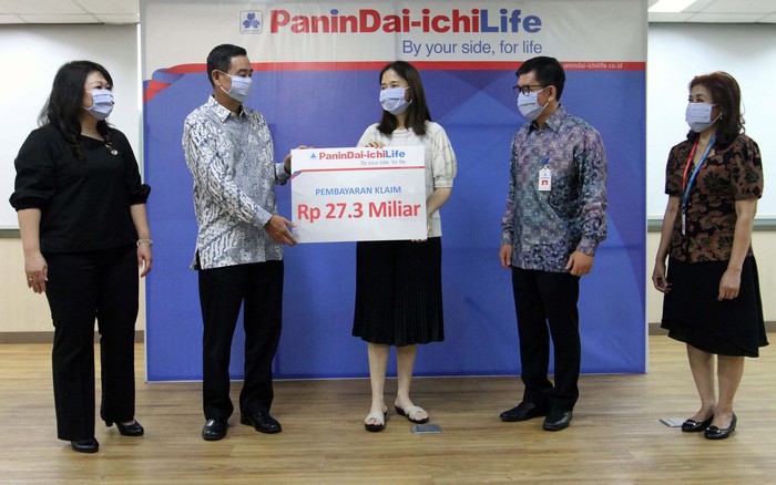 Pencairan Klaim Asuransi Rp 27,2 M Panin Dai Ichi Life kembali mencairkan klaim nasabah meninggal dunia pada ahli waris dari salah satu produk asuransi jiwa dengan total manfaat pertanggungan sebesar Rp 27,2 miliar.