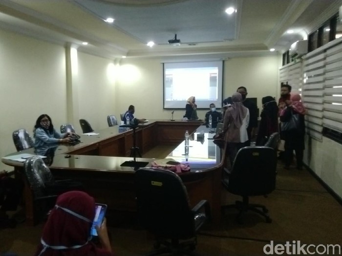 Posko aduan PPDB Jateng, Kamis (18/6/2020).