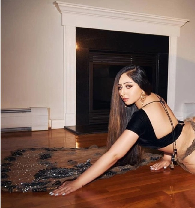 Kini menjadi selebgram adalah pekerjaan utamanya karena penampilannya yang jadi sorotan. Sebelumnya Shilpa bekerja sebagai makeup artist dan web designer.  Foto: dok. Instagram