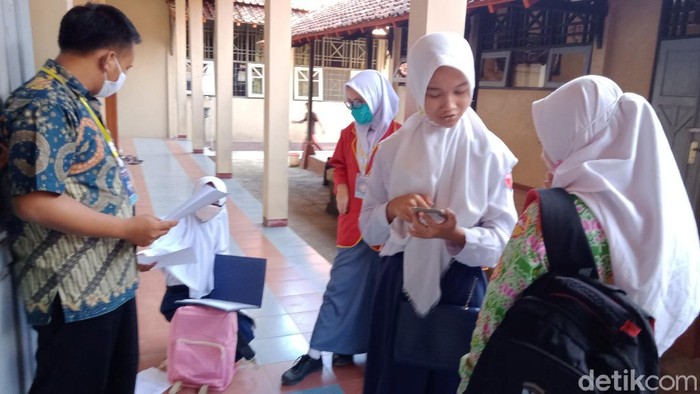 Suasana PPDB Jateng di Kabupaten Klaten, Kamis (18/6/2020).