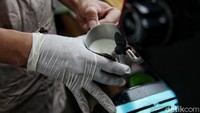 Setelah vakum selama beberapa bulan imbas penerapan PSBB di wilayah Jakarta, Fam Coffee kembali beroperasi dengan tetap menerapkan protokol kesehatan.