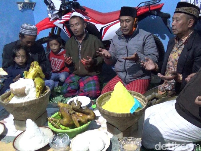 Tradisi cukur rambut gimbal anak Dieng, 17/6/2020