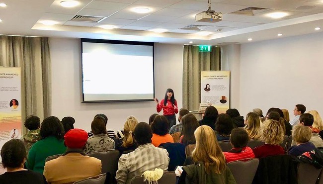 Untuk berkonsultasi dengannya tidak datang dengan harga yang murah. Biaya untuk sekali konsultasi dengannya adalah 1.000 poundsterling atau sekitar Rp 17 juta.  Foto: dok. Instagram