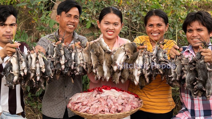 YouTuber Ini Hobi Masak Ratusan Kilo Tikus dan Kerang