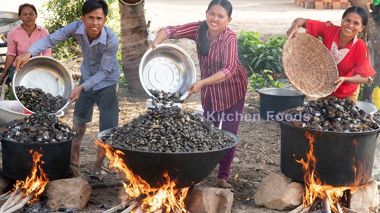 YouTuber Ini Hobi Masak Ratusan Kilo Tikus dan Kerang