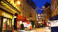 Pedestrian yang satu ini terletak di jantung Latin Quarter Paris yang menyimpan sejarah kota tersebut. Jalanan ini merupakan bekas dari jalan tua Roma pada abad ke-12.  Di pedestrian ini terdapat pasar dan sejumlah restoran yang menyajikan hidangan yang menggabungkan cita rasa Paris dan tradisional. Pengunjung juga bisa menghabiskan waktu seharian di sana dengan berbelanja di toko dan bazaar yang sering diadakan di sana. (Foto: iStock)