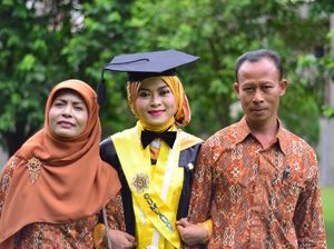 Inspiratif! Gadis Anak Penjaga Hutan di Gunungkidul Kuliah S3 di Jepang